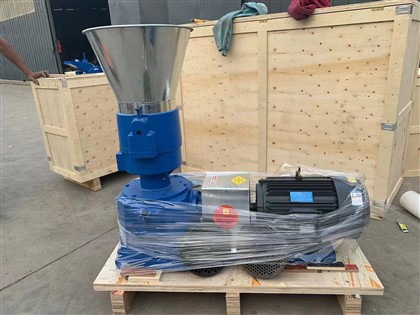 Macchina per la produzione di mangime per bovini