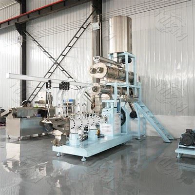 Intasamento del pellettore galleggiante di mangime per pesci durante la produ...